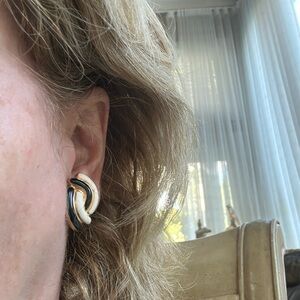 Elegant Black and White Swirl Earrings Vintage